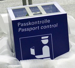 2342178991_122389b443_z1